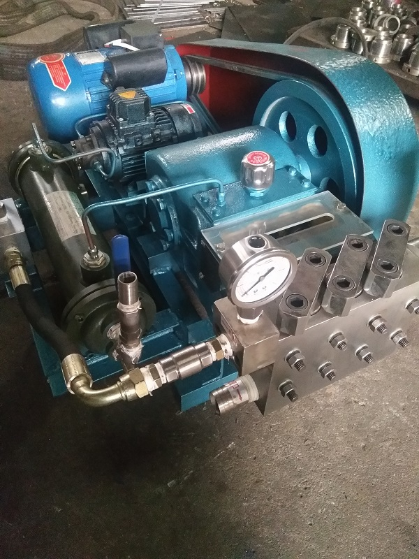 高压往复泵的详细结构说明